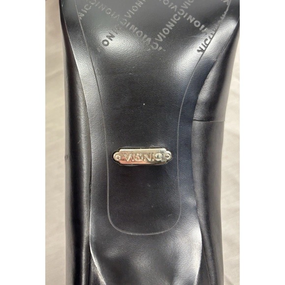 Vionic Josie Black Pumps Kitten Heel Pointed Toe Women's Size 7.5 - Picture 11 of 12